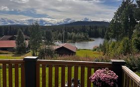 Hildas Hus With River View And Spa